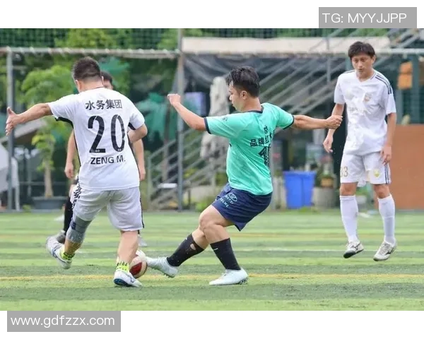 与足球明星的精彩视频互动让我感受到了不一样的运动魅力与激情 与足球明星的精彩视频互动让我感受到了不一样的运动魅力与激情