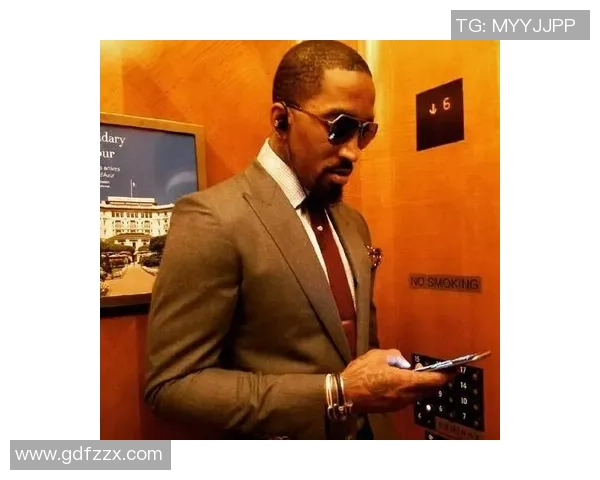 足球明星杨坤的成长历程与辉煌成就全解析 足球明星杨坤的成长历程与辉煌成就全解析