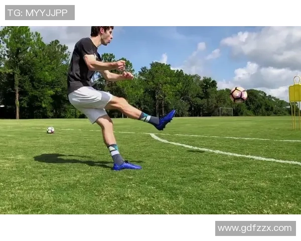 踢赢足球的秘诀与技巧分享让你在球场上尽显风采与实力