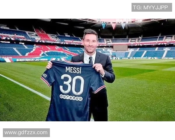 足球巨星们的传奇故事与辉煌成就揭示了他们如何改变了这项运动的历史与未来