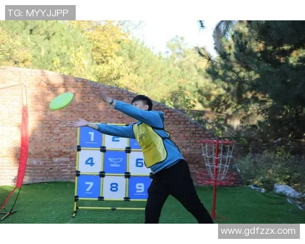 飞盘专题：深入解析深圳飞盘队的默契配合与战术运用